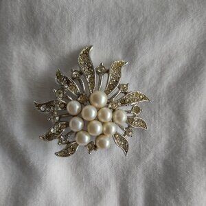 Vintage Rhinestone Brooch